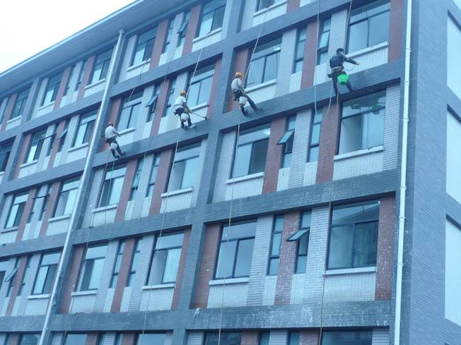 云南外墻清洗_外墻清洗價(jià)格_專業(yè)清潔外墻公司_專業(yè)服務(wù)清潔