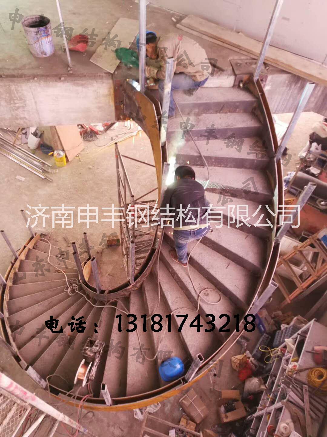 *旋轉(zhuǎn)樓梯