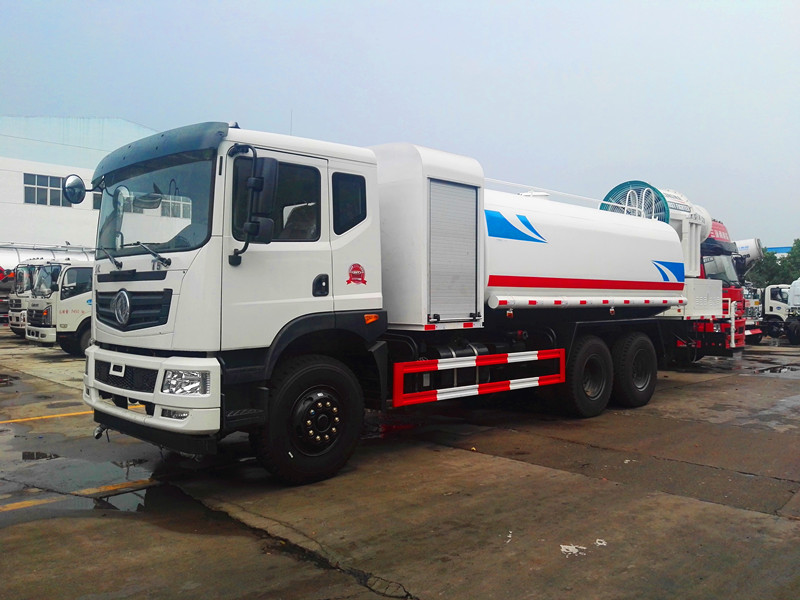 東風(fēng)T5后八輪抑塵車