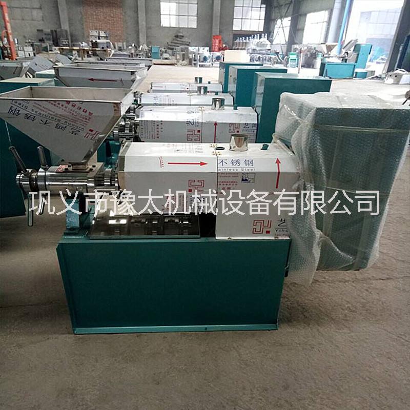 小型油坊榨油機(jī) 100螺旋榨油機(jī) 多功能花生菜籽榨油機(jī)
