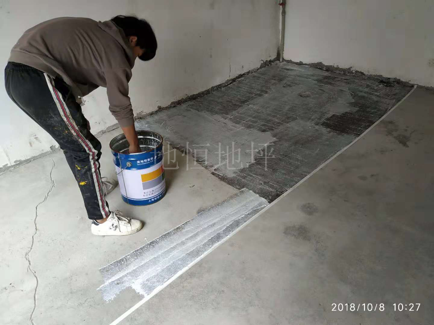 供應鋪面復古地坪涂料 鋪面復古地坪樣板 鋪面復古地坪做幾遍 鋪面復古涂料施工電話
