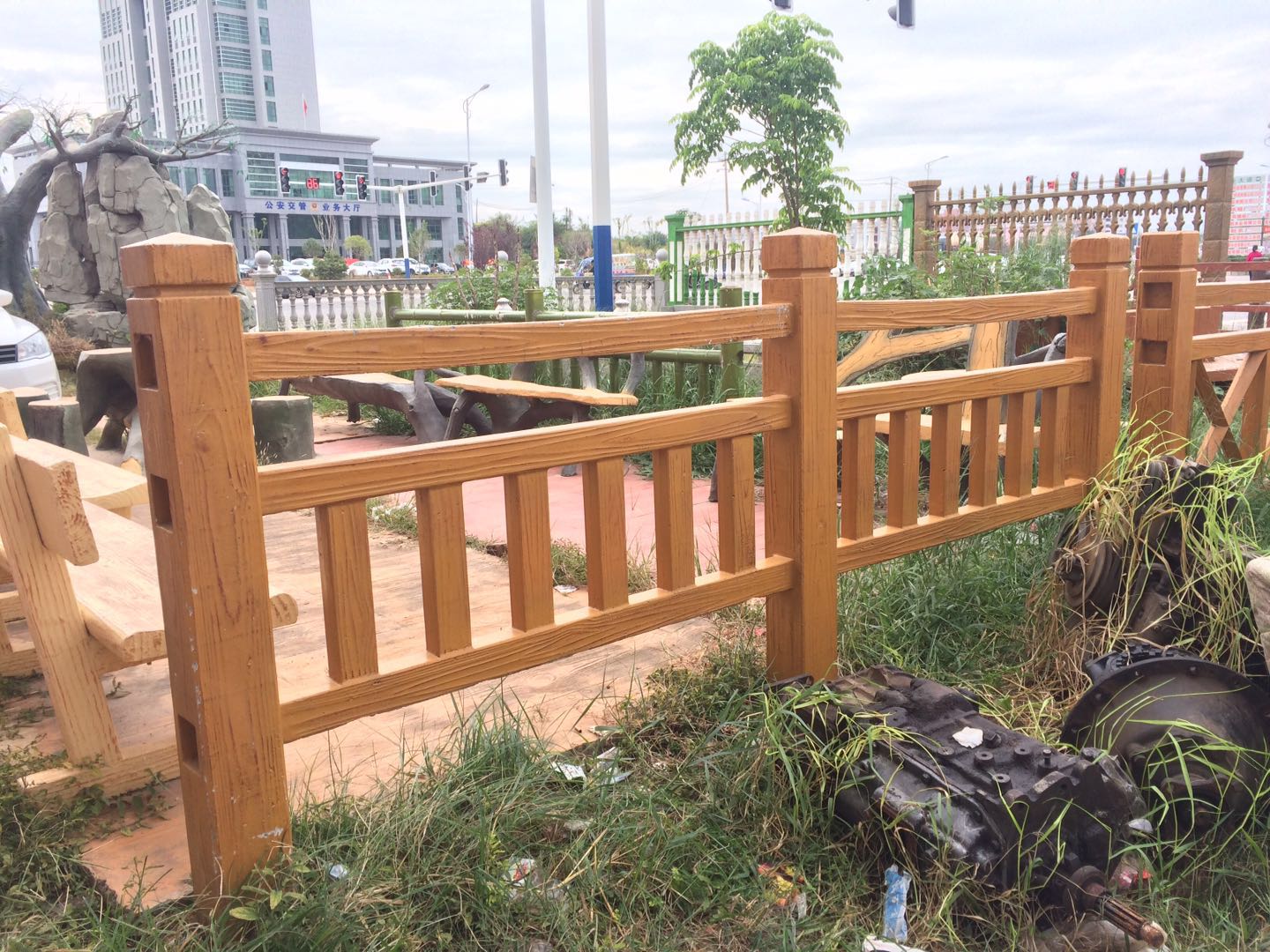 1.5米梯形仿木護(hù)欄 廠家 景區(qū)混凝土護(hù)欄 欄桿批發(fā)