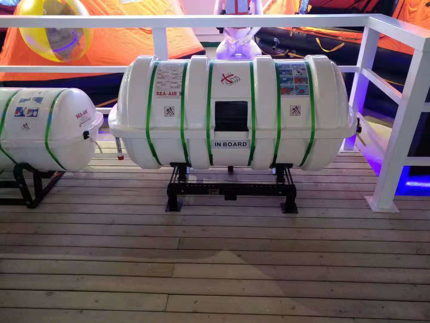 船用平放式救生筏架廠家