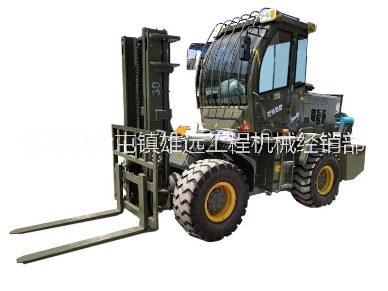 山東廠家直銷(xiāo)5噸四驅(qū)越野合力叉車(chē)