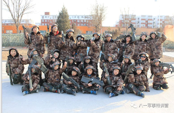 青島軍訓(xùn)_多年經(jīng)驗_專業(yè)團隊_專業(yè)教官