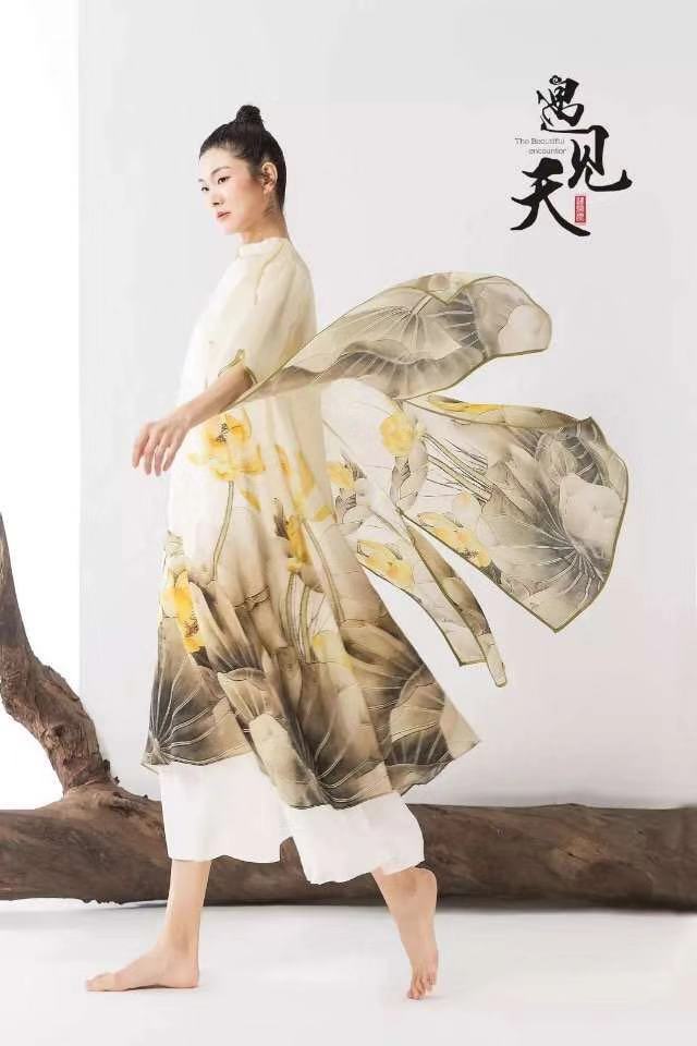 高端深圳品牌折扣女裝羽絨服遇見天庫存尾貨走份批發(fā)