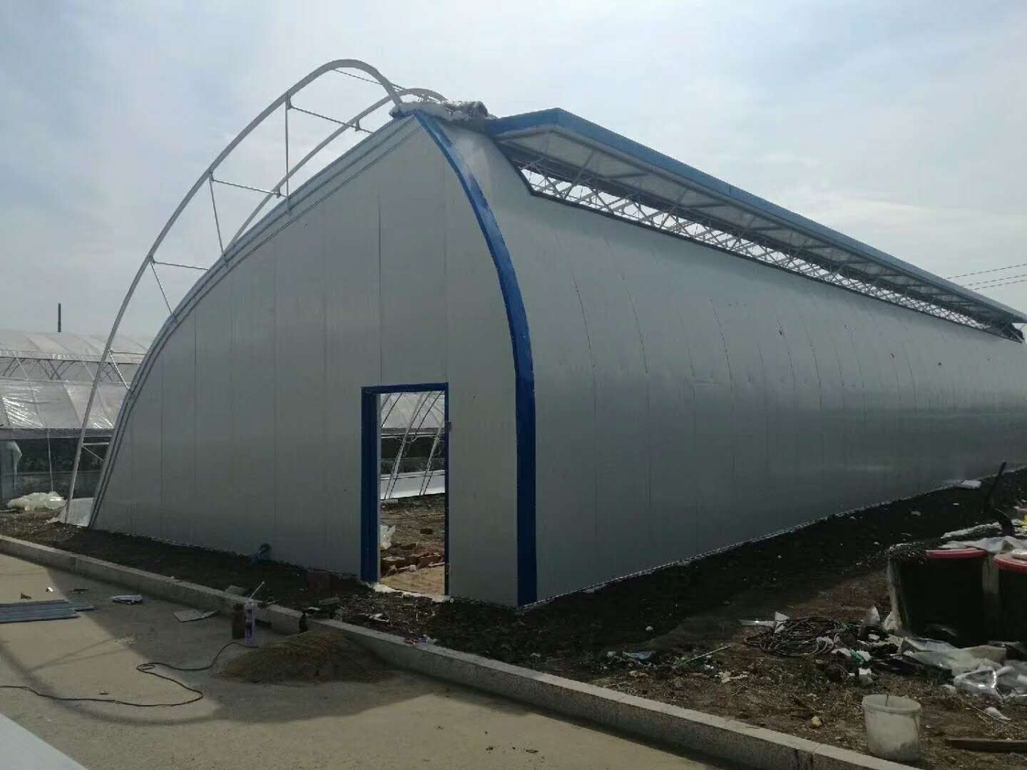 日光薄膜溫室日光溫室圖片濰坊建達(dá)溫室材料有限公司專業(yè)生產(chǎn)安裝日光蔬菜溫室