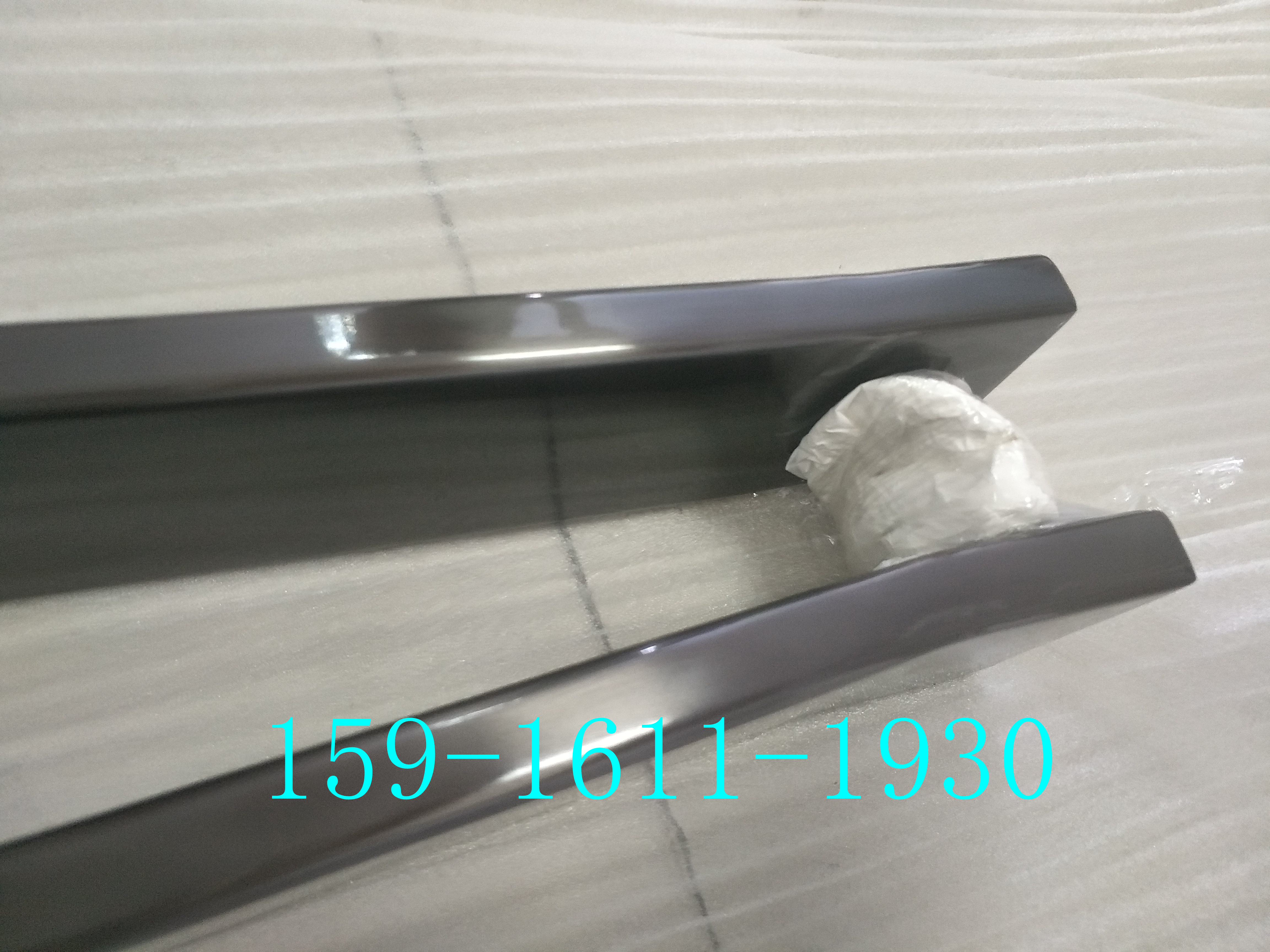 鏡面黑金不銹鋼拉手 廠家獨(dú)門制作