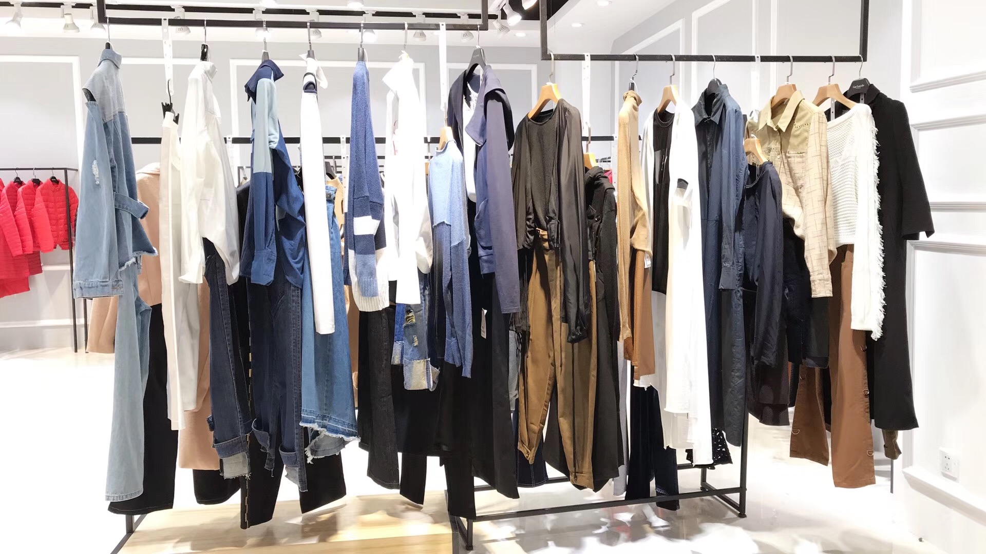 上海設(shè)計師輕奢品牌米梵/張莉19春，另有E15魅之女艾利歐YDG