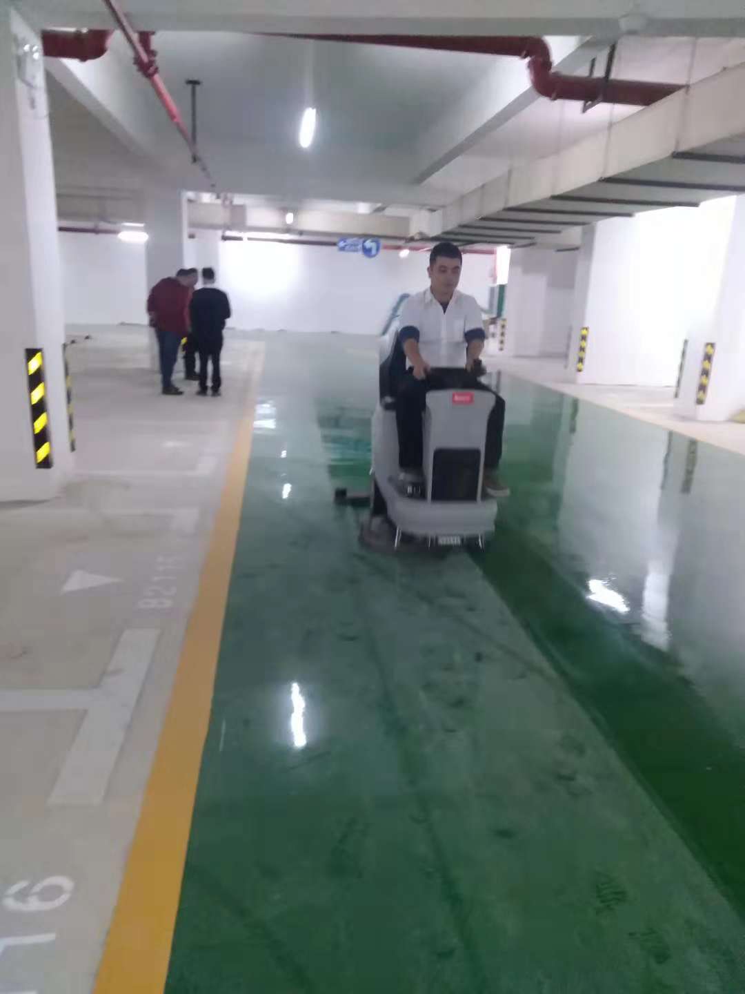 南寧地下停車場駕駛式洗地機