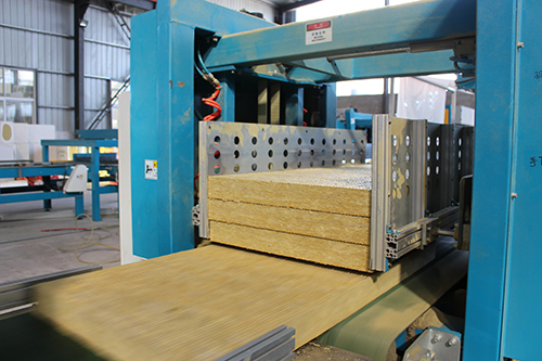 新鄉(xiāng)巖棉板鄭州卓亞星光巖棉制品有