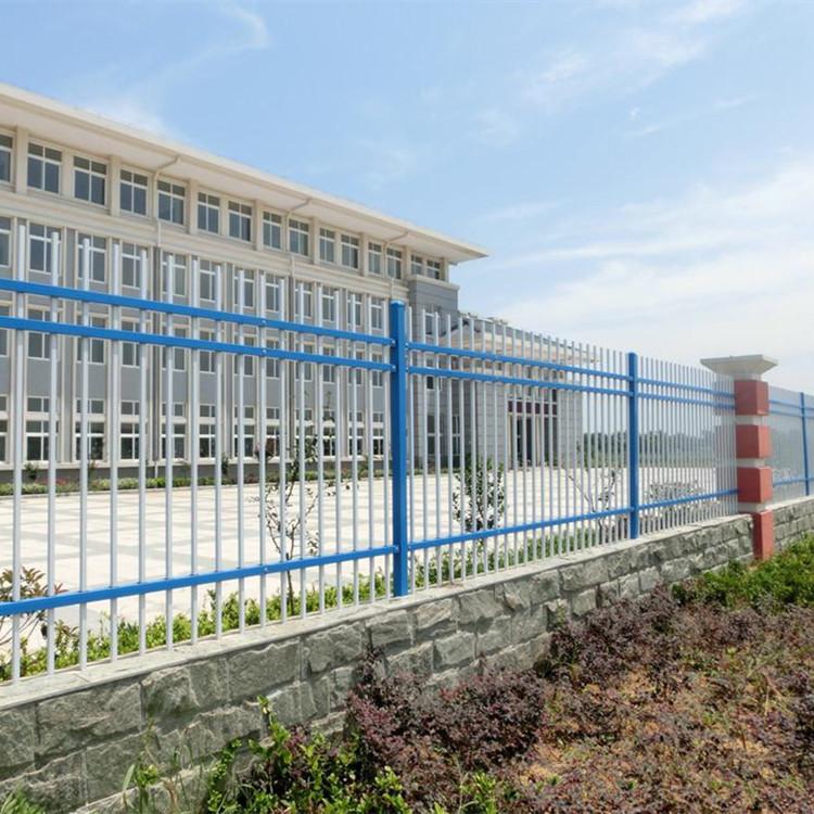 小區(qū)防護(hù)網(wǎng)小區(qū)鋅鋼圍擋鋅鋼護(hù)欄鋅鋼隔離柵