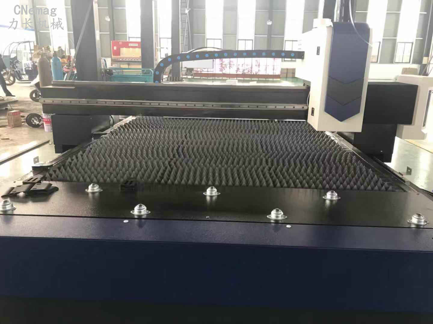 直銷激光切割機(jī) 500W開放式高速型光纖切割機(jī)金屬鋼板不銹鋼  廠家直銷 激光切割機(jī)生產(chǎn)商