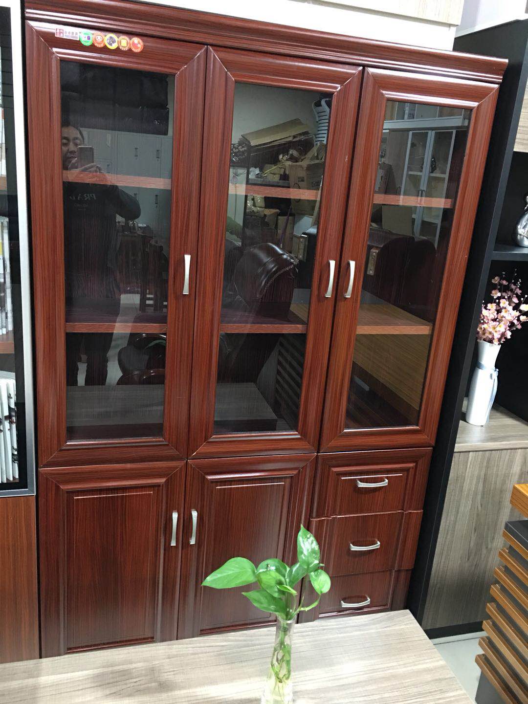 廣州二手實(shí)木家具市場(chǎng)/廣州舊家具回收/廣州二手辦公家具市場(chǎng)/廣州二手辦公桌椅回收 商務(wù)休閑沙發(fā) 廣州二手實(shí)木家具