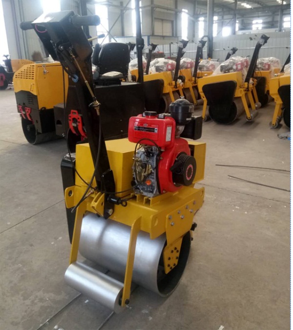濟(jì)寧小型壓路機(jī)廠家，駕駛式壓路機(jī)CYJ-850