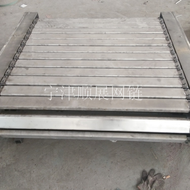 廠家按需定做不銹鋼鏈板輸送機(jī)食品烘干耐高溫傳動帶輸送機(jī) 不銹鋼板鏈輸送機(jī)