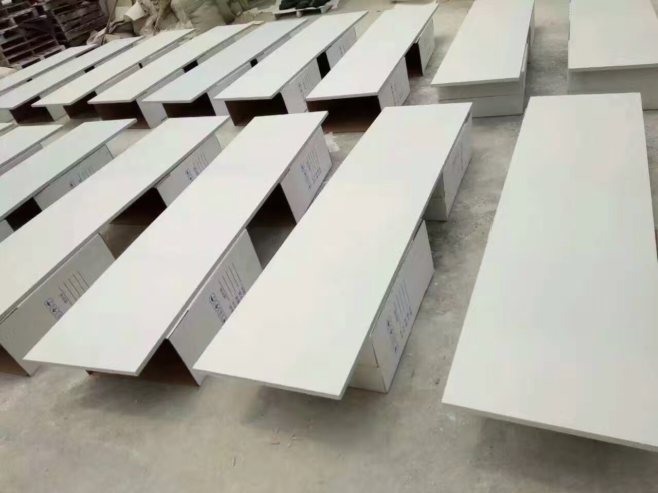 巖棉天花板 無(wú)菌防火吸音吊頂 巖棉 無(wú)菌防火吸音吊頂 巖棉吊頂吸音板 玻纖天花板廠(chǎng)家銷(xiāo)