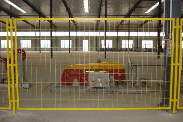廠家直銷建筑工地基坑臨邊防護(hù)網(wǎng)黃黑色樓層施工臨時安全圍欄護(hù)欄