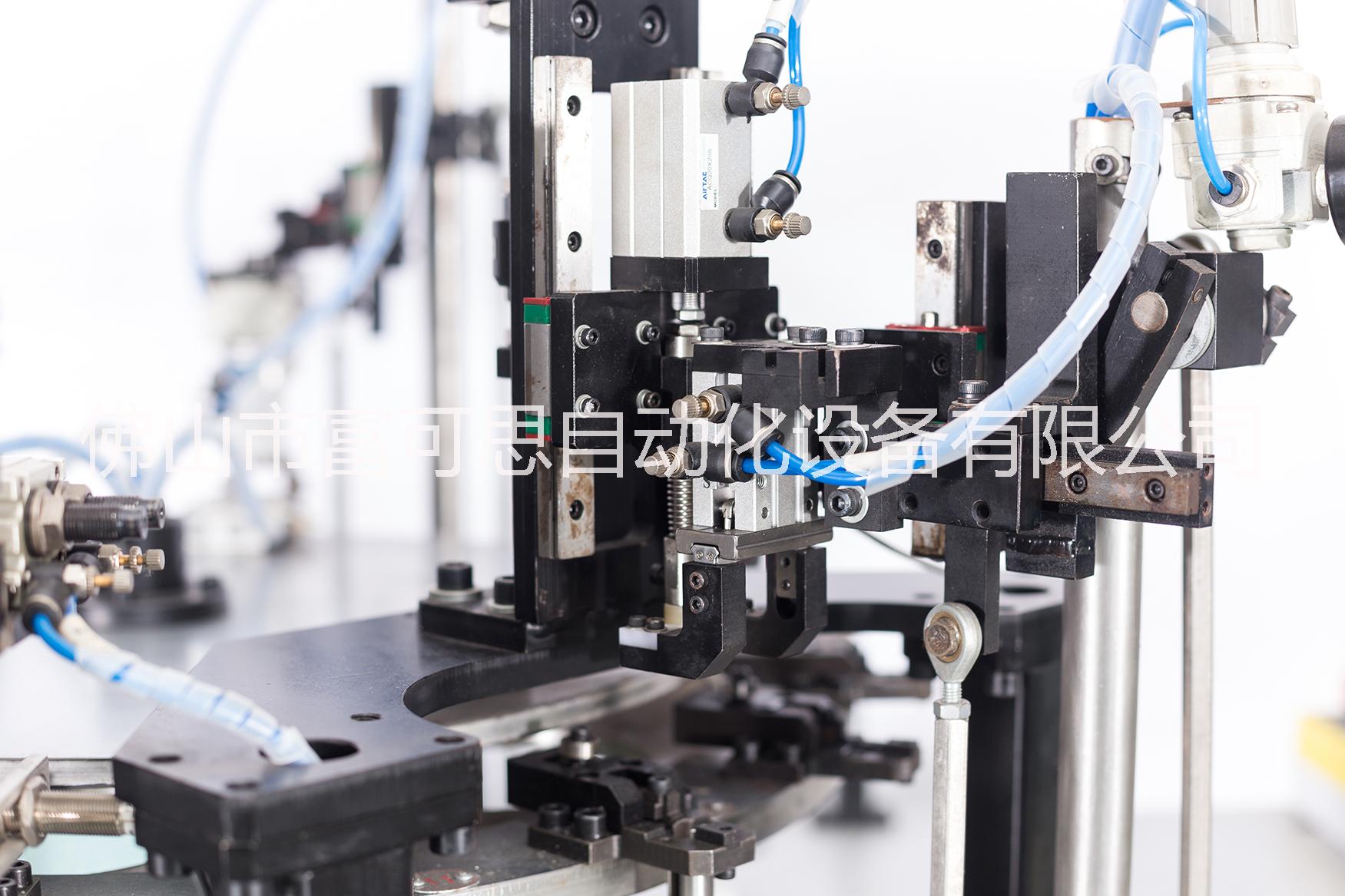 H7汽車前大燈自動生產(chǎn)線-一體機