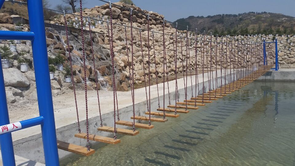 制作水上趣橋廠家_水上趣橋單位報(bào)價(jià)