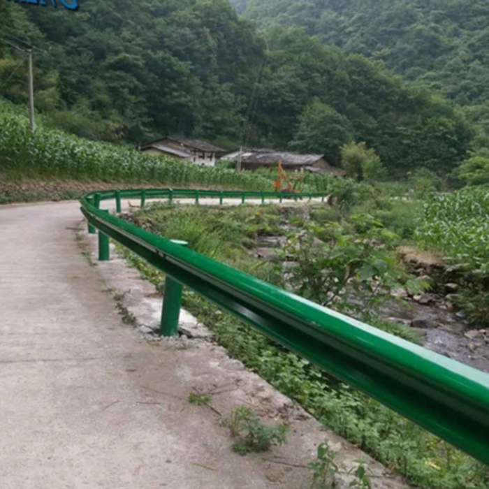 廣西鄉(xiāng)村公路波紋護(hù)欄板高速防撞護(hù)欄波形梁鋼護(hù)欄