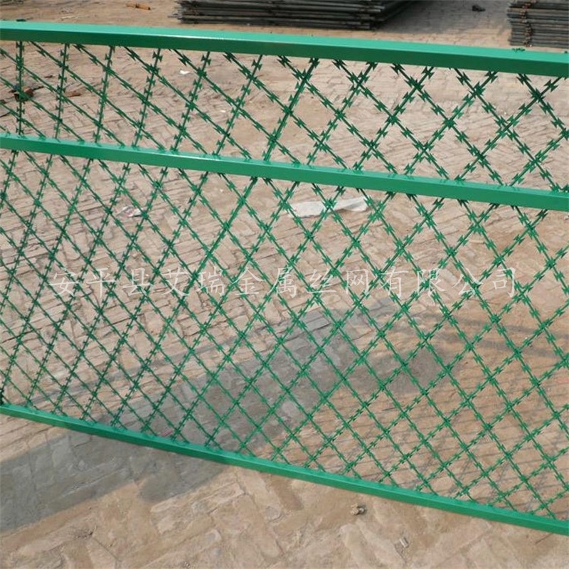 看守所籬笆式刀刺網(wǎng)-手風(fēng)琴狀的*刺絲-蛇腹刀刺絲