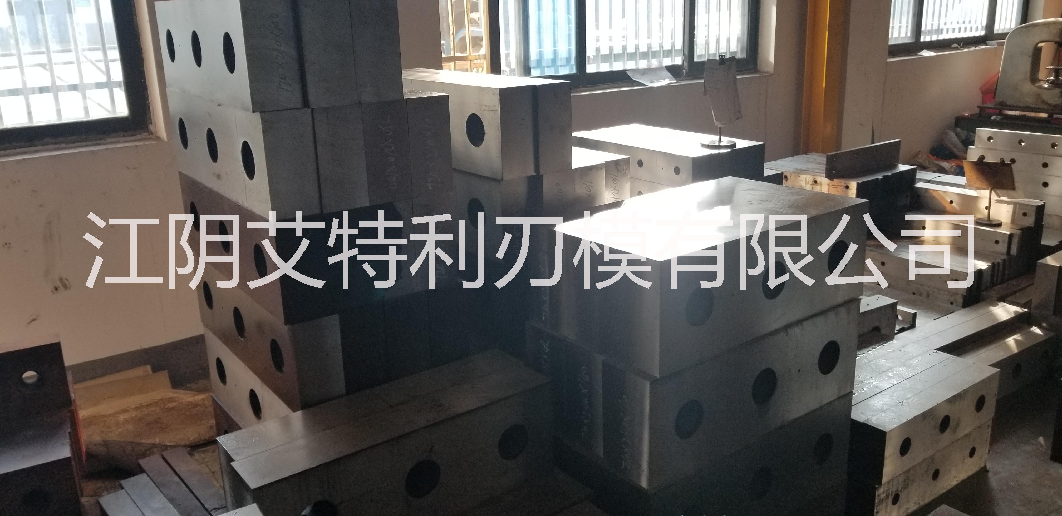 江陰華宏剪切機(jī)*、高德箱式*片、龍門*片、鱷魚*片、打包機(jī)*