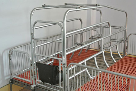 成套養(yǎng)豬設(shè)備玻璃鋼料塔的優(yōu)勢