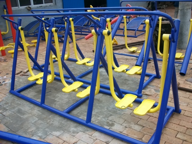 體育器材戶外跑步機生產(chǎn)廠家健身路徑生產(chǎn)廠家