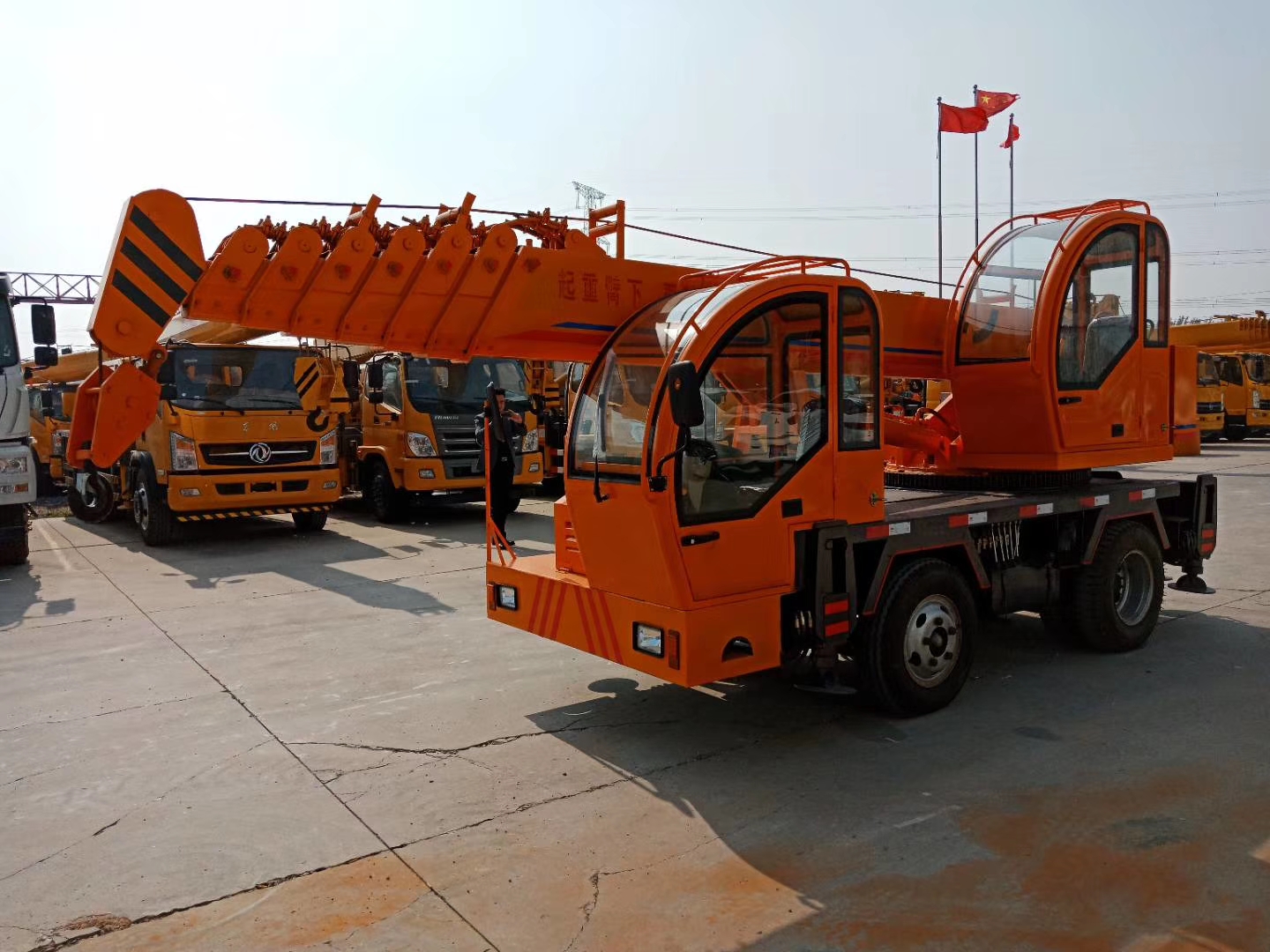 自制6噸汽車吊自制6噸汽車吊供應商自制6噸汽車吊廠家自制6噸汽車吊批發(fā)