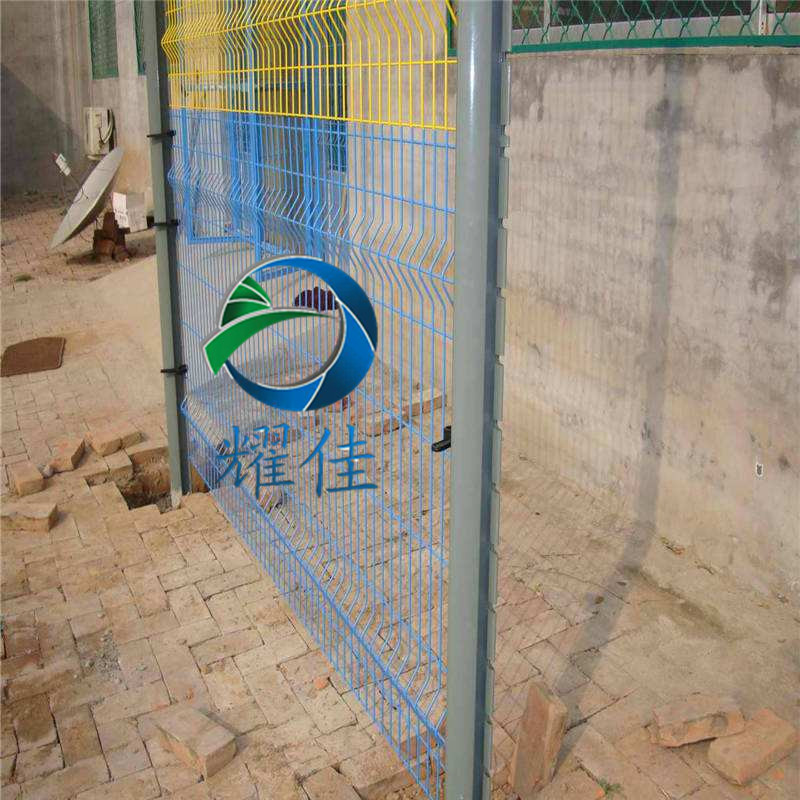 雙邊絲護欄網(wǎng)廠家直銷-耀佳絲網(wǎng)