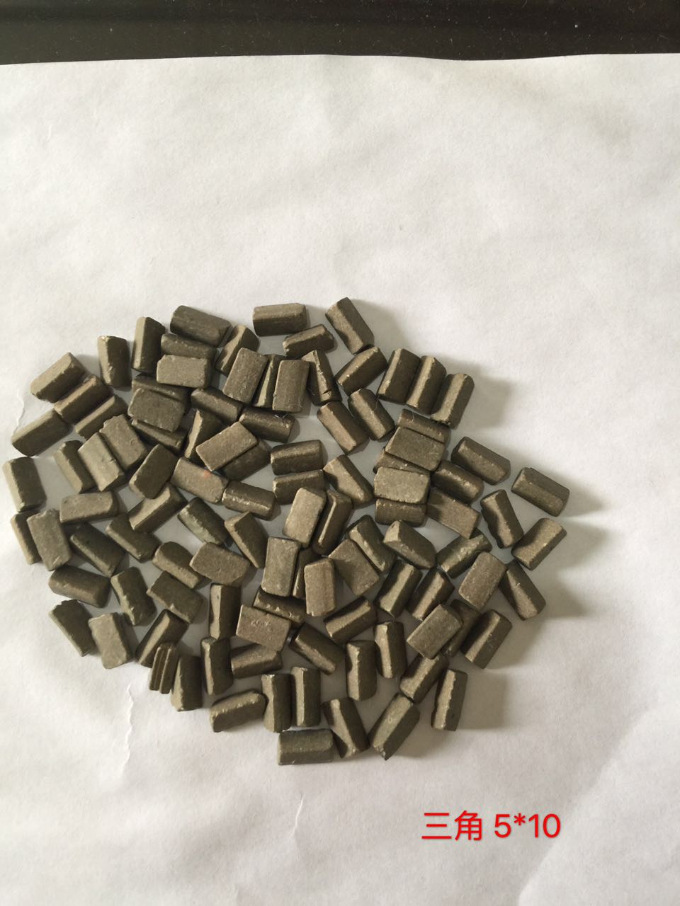 高鋁磨料哪家好，價(jià)格實(shí)惠，廠家