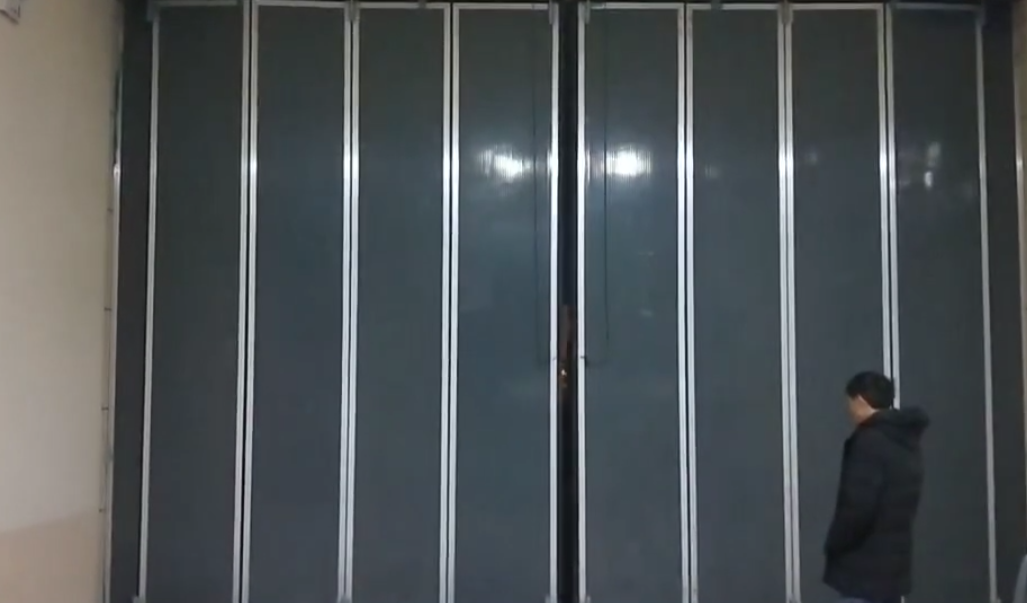 煙臺電動工業(yè)折疊門