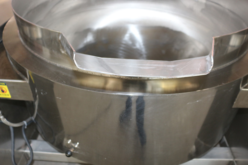 攬?jiān)鹿?yīng)XJD五仁月餅餡料攪拌炒