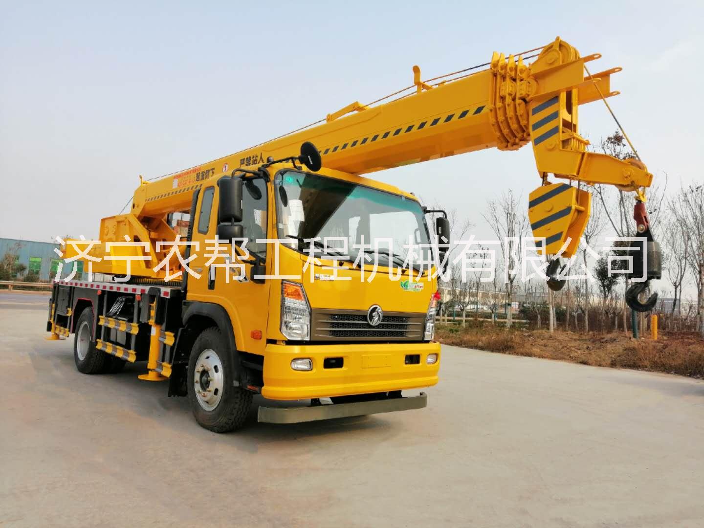 重汽*吊車  四川*的吊車 值得放心 有現(xiàn)車可隨時看車