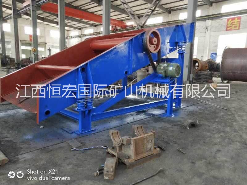 供應(yīng)沙石振動篩沙機(jī)廠家 選礦用自義中心振動篩技術(shù)