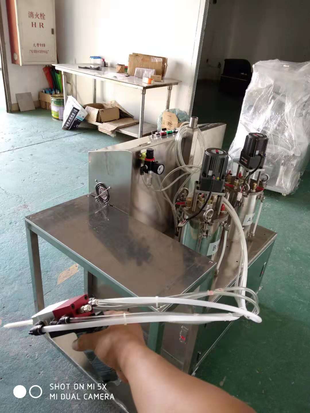 聚氨脂點(diǎn)膠機(jī) PU打膠機(jī) PU灌膠機(jī)　聚氨脂點(diǎn)膠機(jī)　PU聚氨脂灌膠機(jī) PU點(diǎn)膠機(jī)