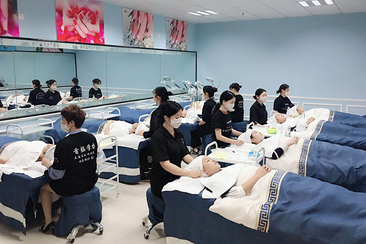 學(xué)美容學(xué)費(fèi)多少錢？