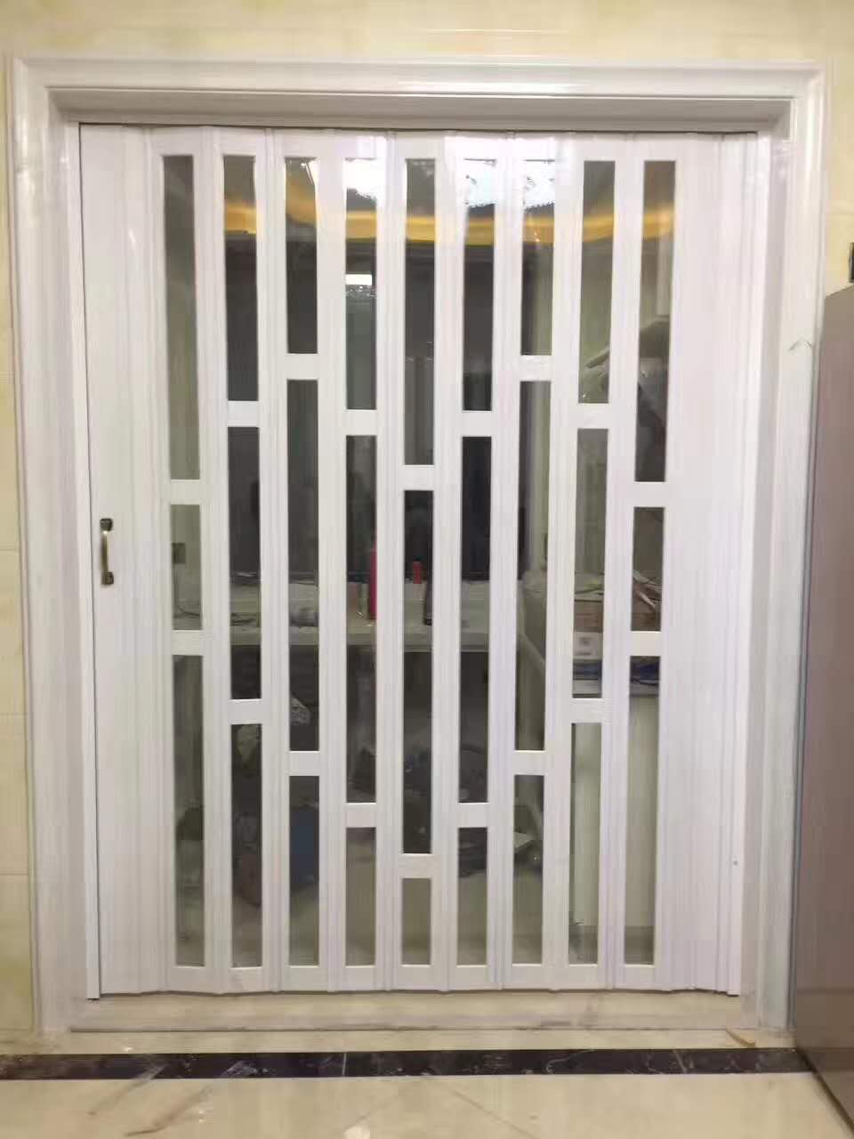 廠家直銷折疊門(mén) 實(shí)木門(mén)自動(dòng)門(mén) 安全可靠 折疊門(mén)批發(fā) 轉(zhuǎn)折門(mén) 安裝維修