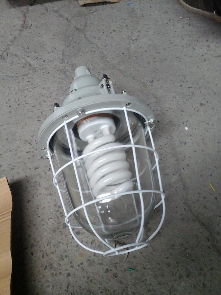 CBB-200煉油廠防爆節(jié)能燈，防爆節(jié)能燈