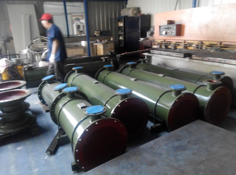 長(zhǎng)期供應(yīng)列管換熱器廠家直銷，上海耐壓列管換熱器報(bào)價(jià)價(jià)格，上海全焊接換熱器制造商