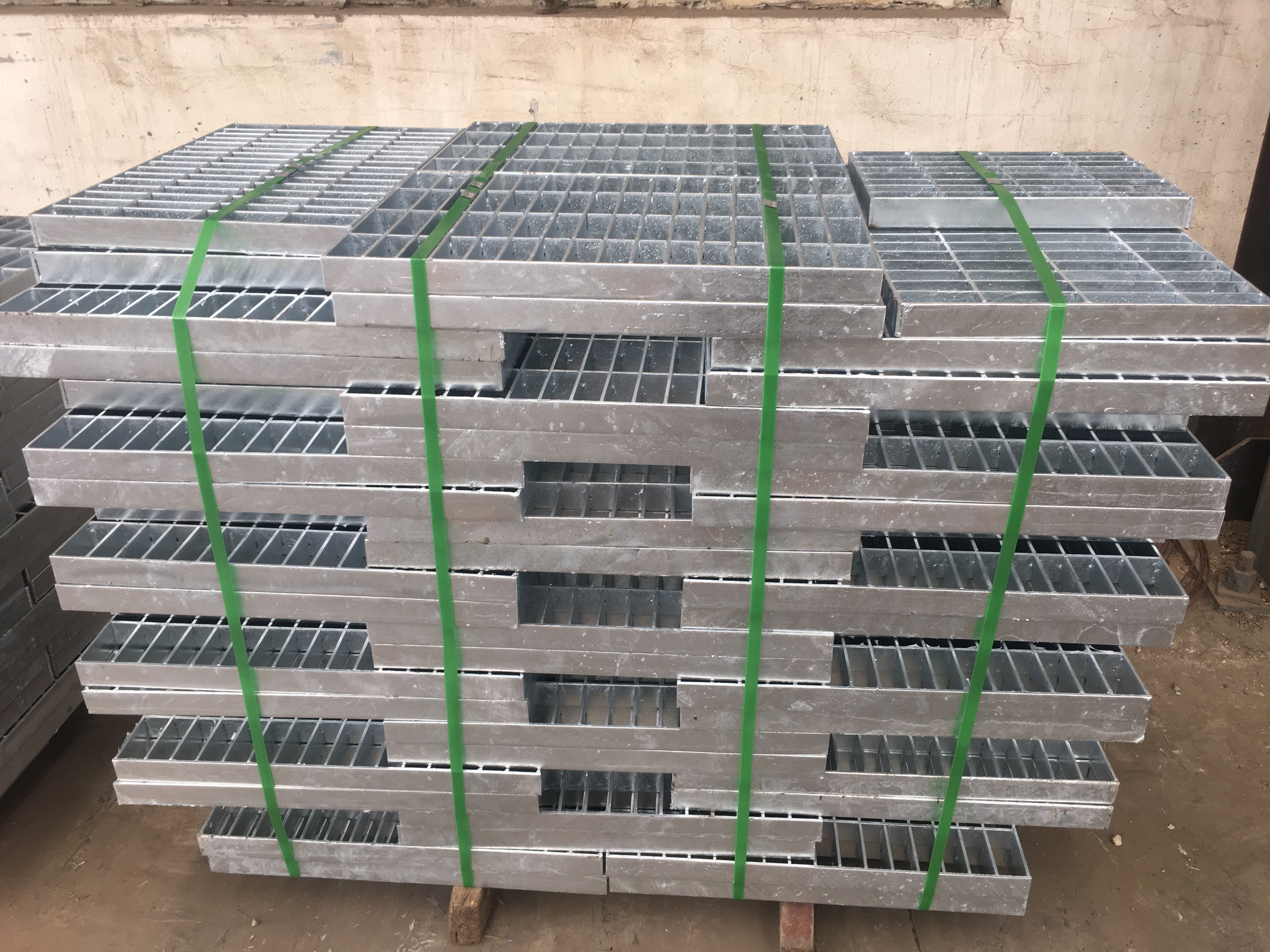 鍍鋅鋼格板-鍍鋅鋼格板廠家-億如鍍鋅鋼格板廠家直銷