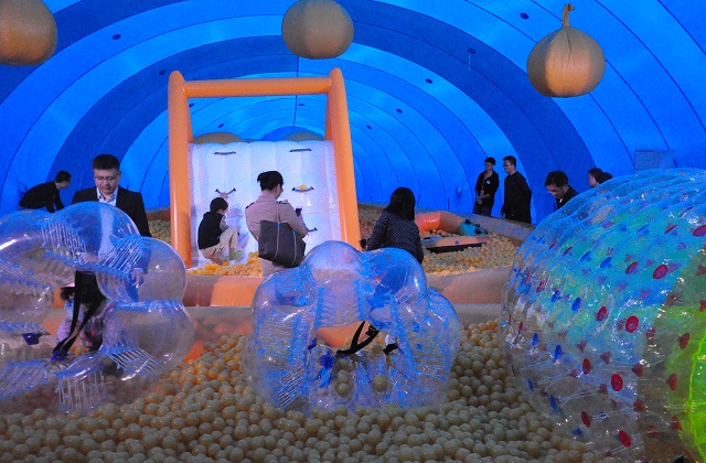 鯨魚島氣模 兒童互動(dòng)氣模 萌萌大藍(lán)鯨樂園制作廠家