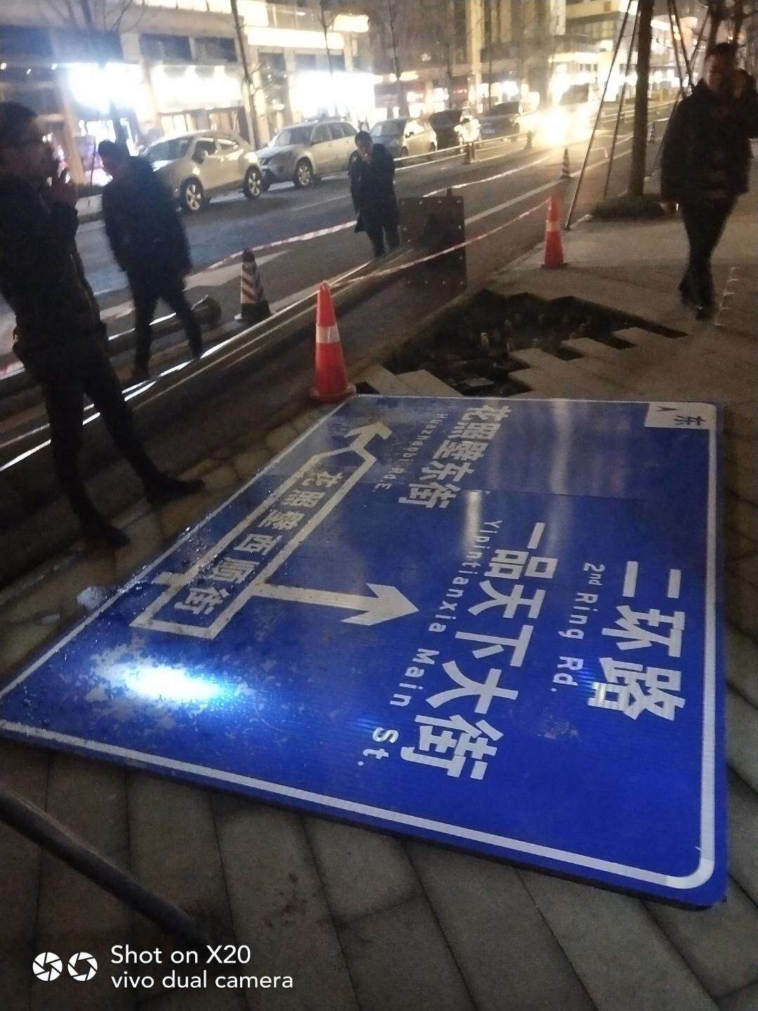 廣元電子眼立桿廠家定制加工