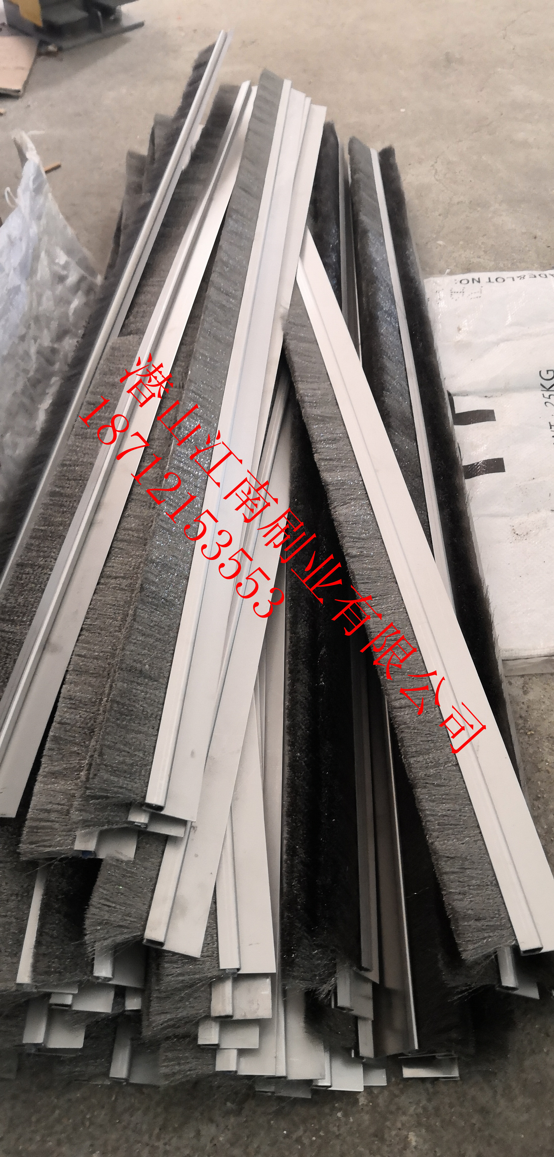 精密機(jī)械密封鋼絲刷條 超細(xì)不銹鋼絲密封鋼刷