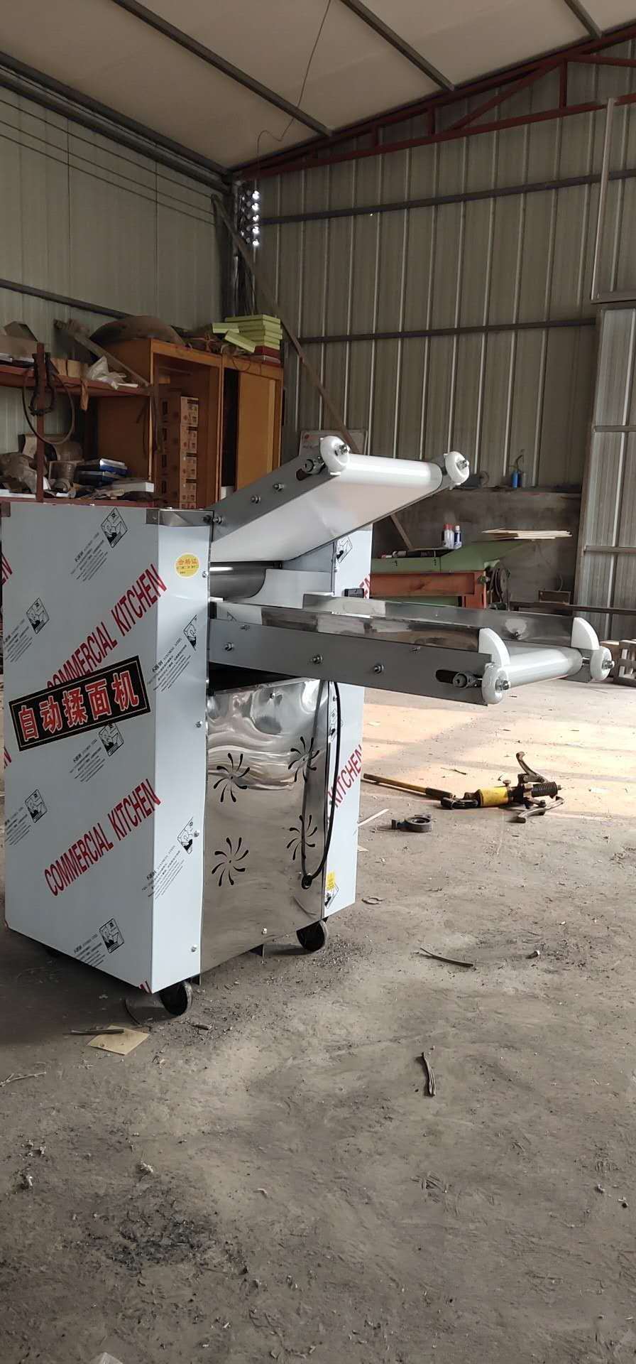 廣州市廠家直銷多功能揉面機(jī)家用小型性能穩(wěn)定揉面機(jī)