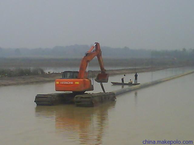 供應(yīng)河南省洛陽(yáng)斗山225-9水路挖掘機(jī)租賃洛陽(yáng)水上挖掘機(jī)