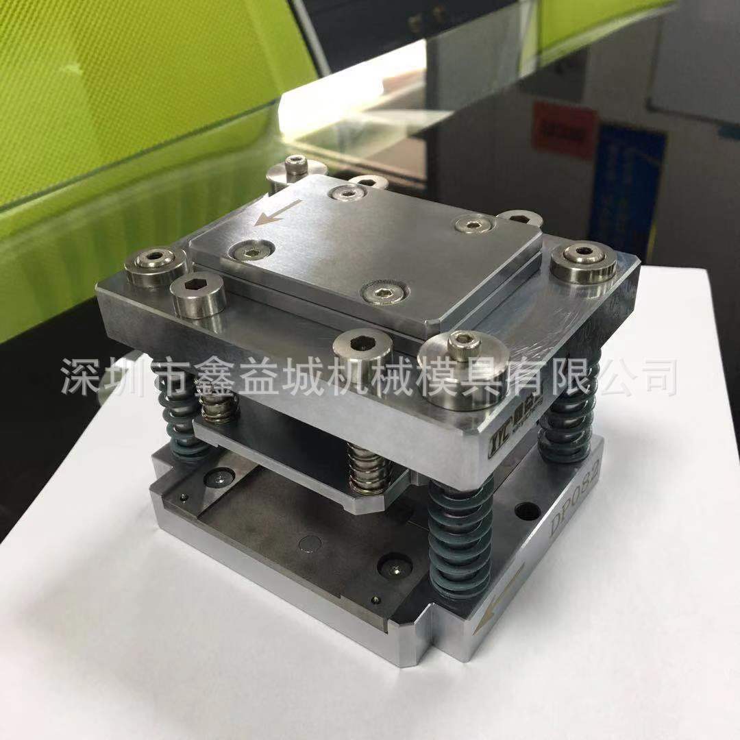 深圳鑫益城COF金型模具 COF TAB沖切模具 精密切刀 鑫益城精密COF料帶金型沖切模具