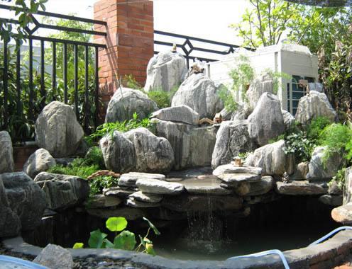 濟(jì)南錦鯉魚(yú)魚(yú)池濟(jì)南建魚(yú)池濟(jì)南室外的魚(yú)池濟(jì)南魚(yú)池水