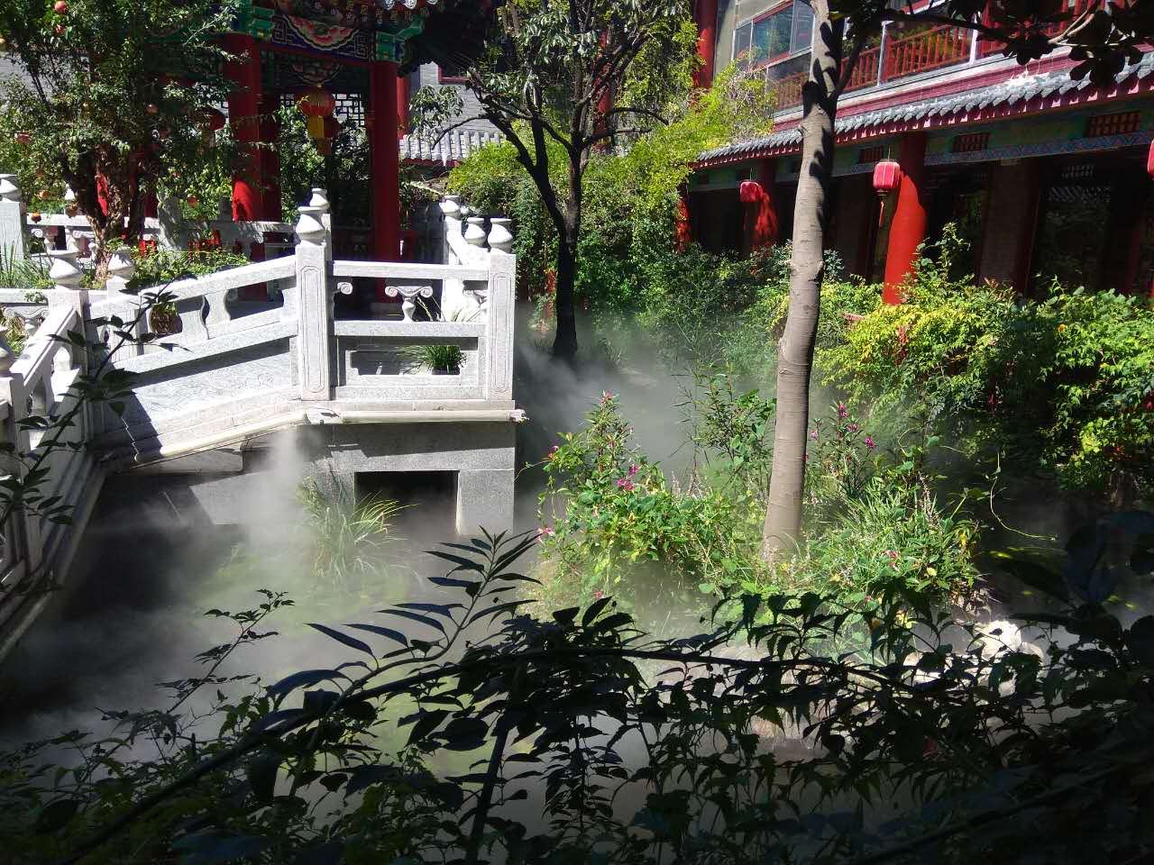 霧化降溫公園美景造霧設備優(yōu)惠促銷